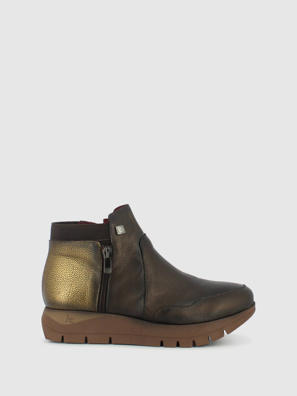 Botins com Fecho em Castanho